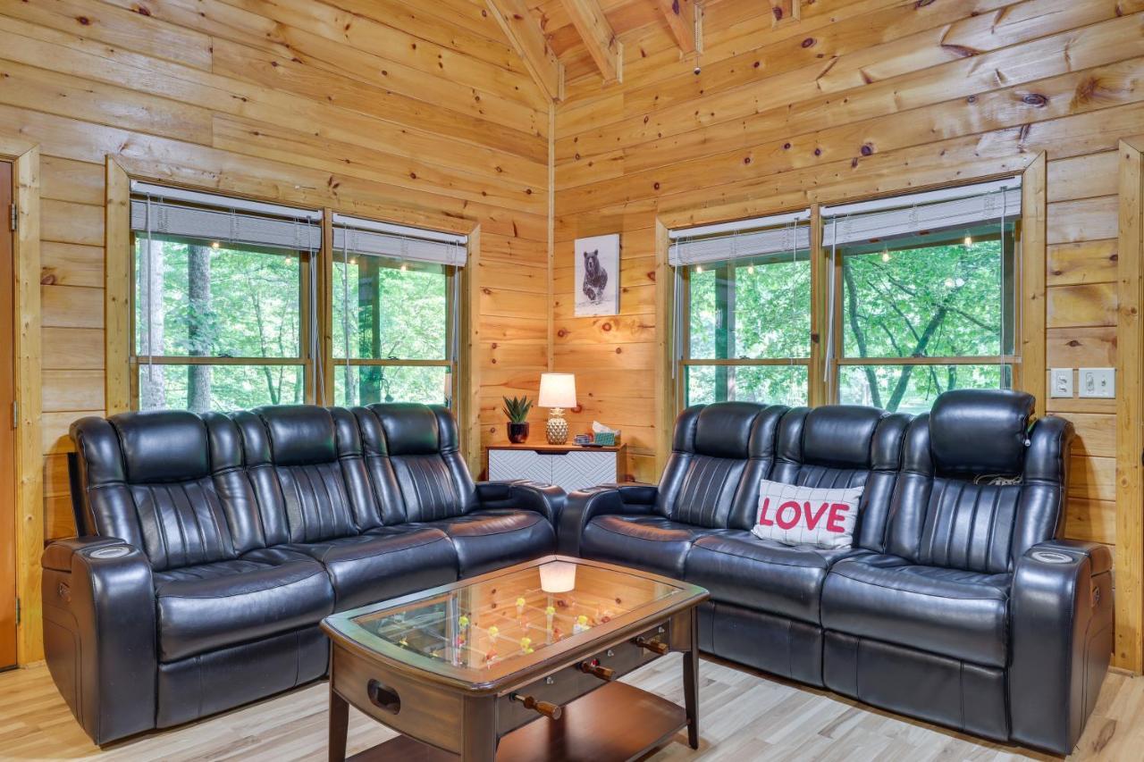 Riverfront Ellijay Cabin With Deck And Pool Access! المظهر الخارجي الصورة